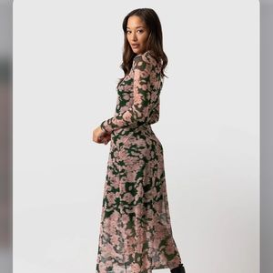 Saint +Sofia Chelsea Mesh Runway Dress
